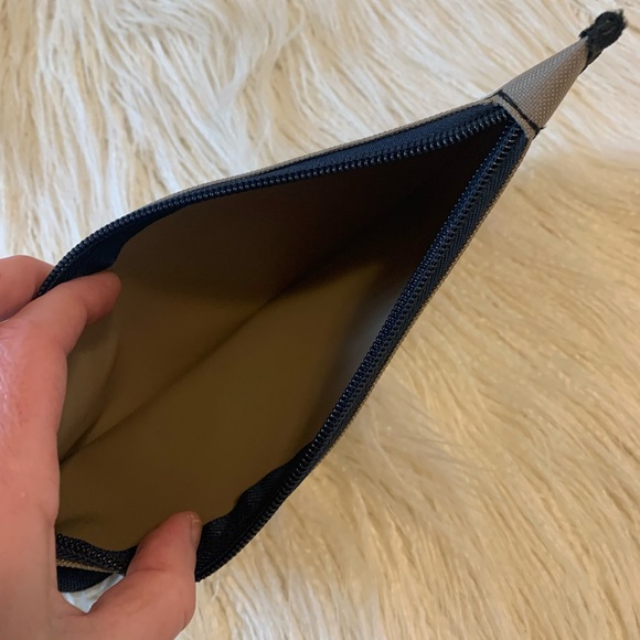 Herschel Repurpose Tan Binder Case - Picture 10 of 15